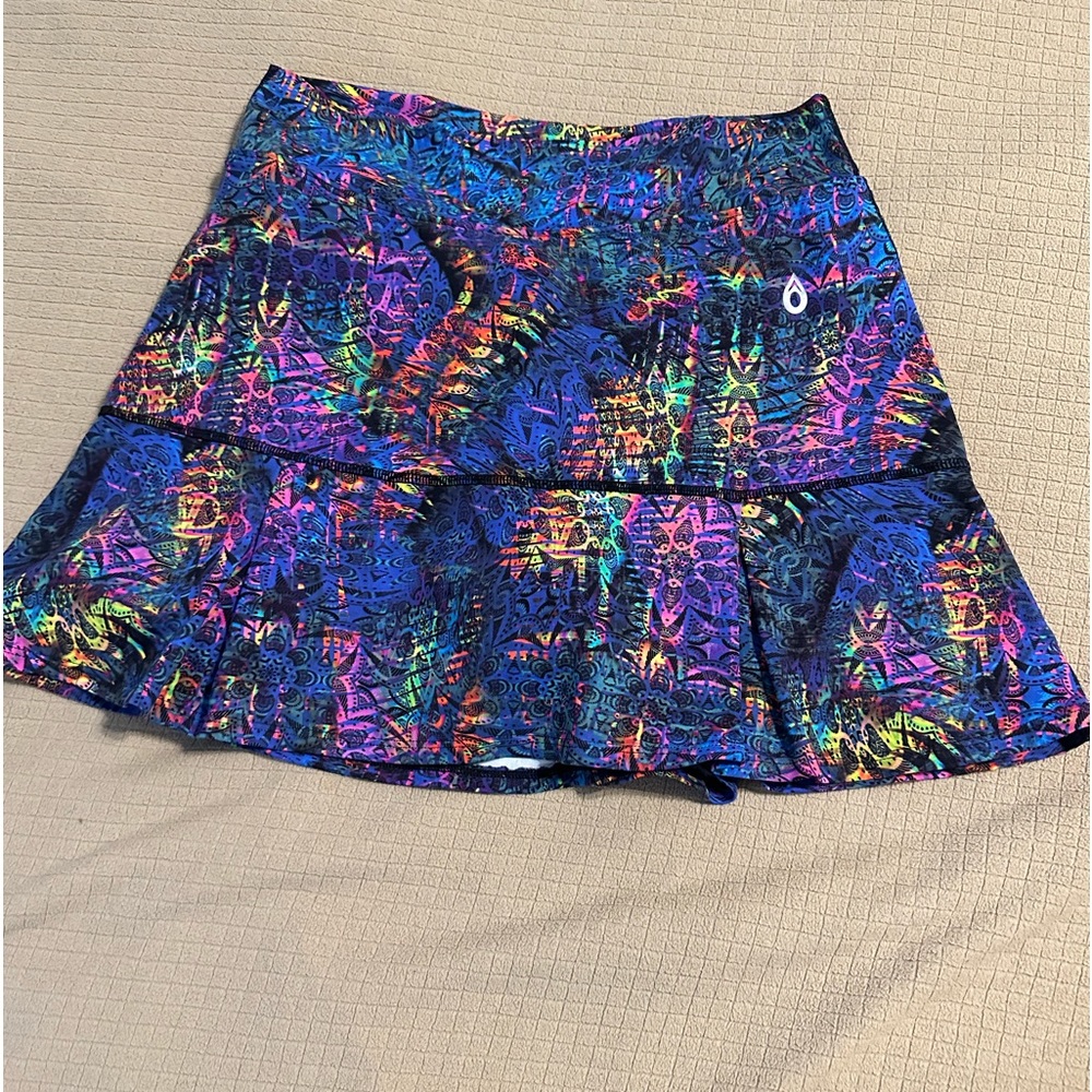 Dona Jo skirt - EUC, no stains or tears. Great for tennis, golf, walking!